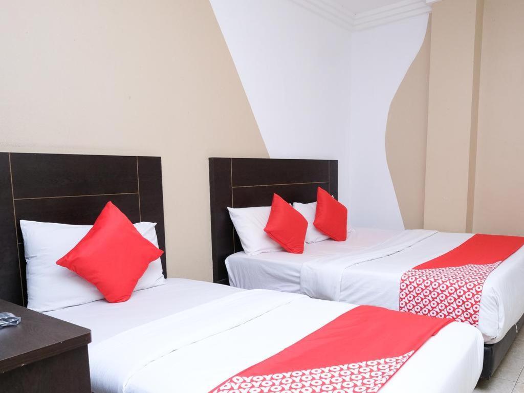 Mrj Hotel Wakaf Che Yeh 2 كوتا بْهارو المظهر الخارجي الصورة